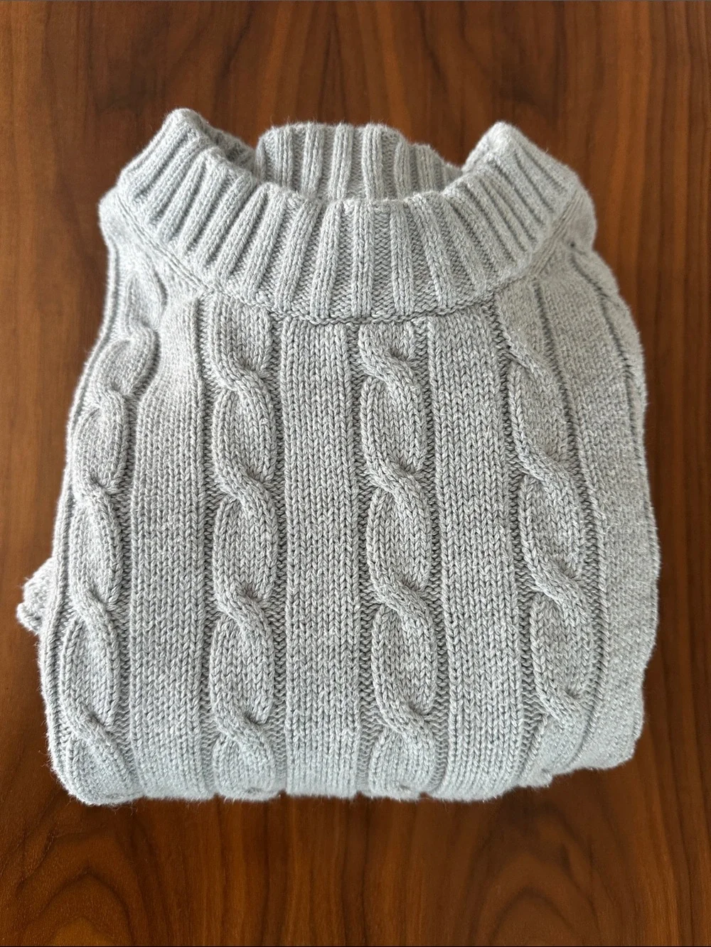 GAP Cable Knit Crewneck Sweater in Light Gray M